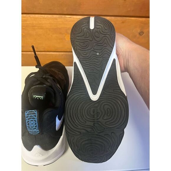 Nike Kid's Freak 3 (GS) Basketball Shoe Sz 5.5 Y  DB4158-001 - Picture 4 of 9